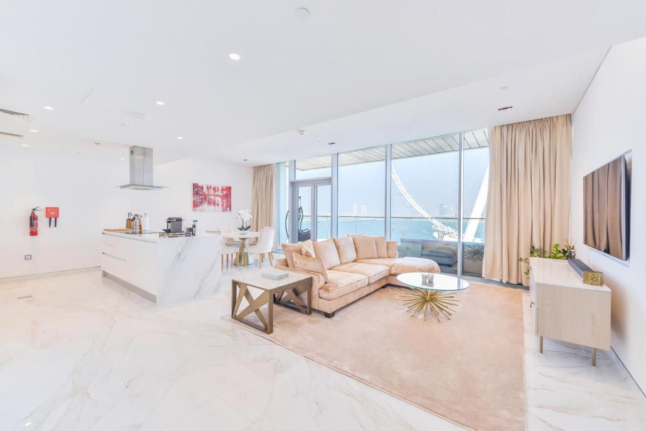 Luxury 2 Bedroom Beachfront Apt W Stunning Sea View Dubai Esterno foto