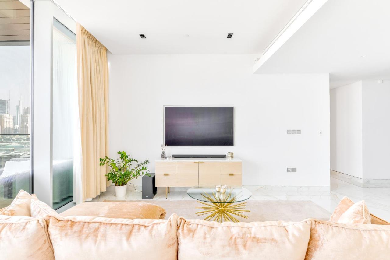 Luxury 2 Bedroom Beachfront Apt W Stunning Sea View Dubai Esterno foto