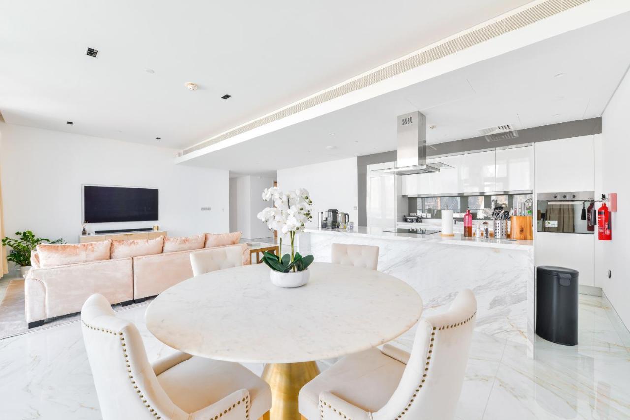 Luxury 2 Bedroom Beachfront Apt W Stunning Sea View Dubai Esterno foto